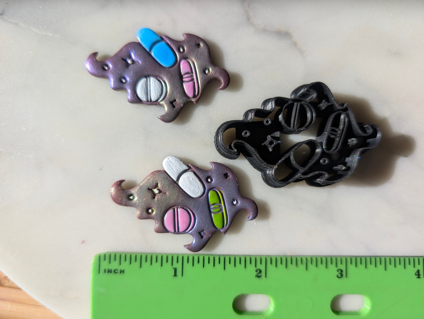 Magical Medicine Pills in Cloud Embossed Sharp Clay Cutter