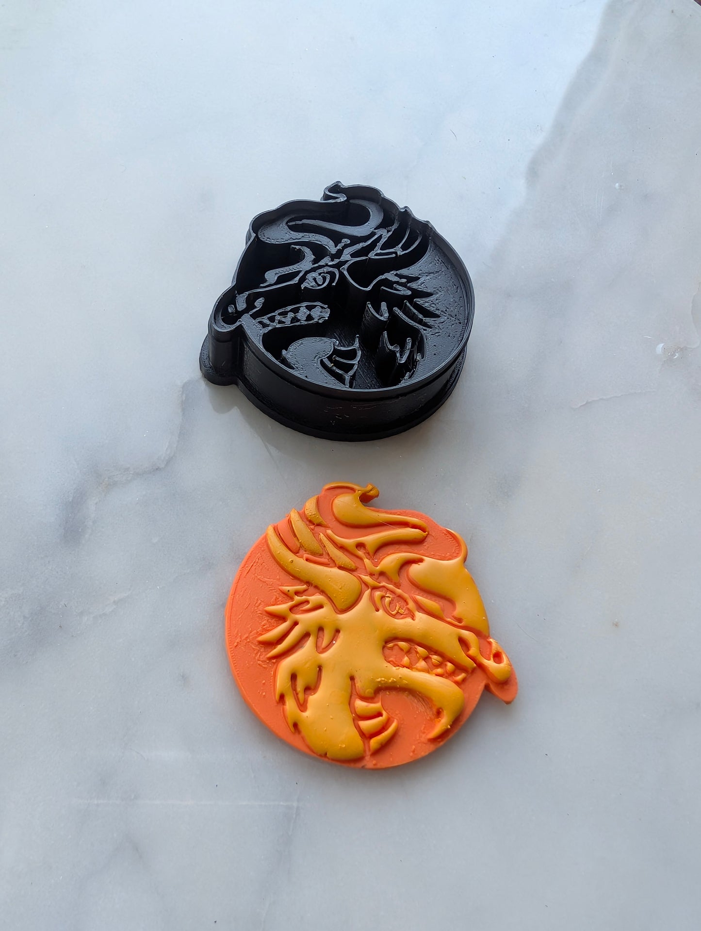 Dragon Head Side View with Smoke on Coin Sharp Clay Cutter