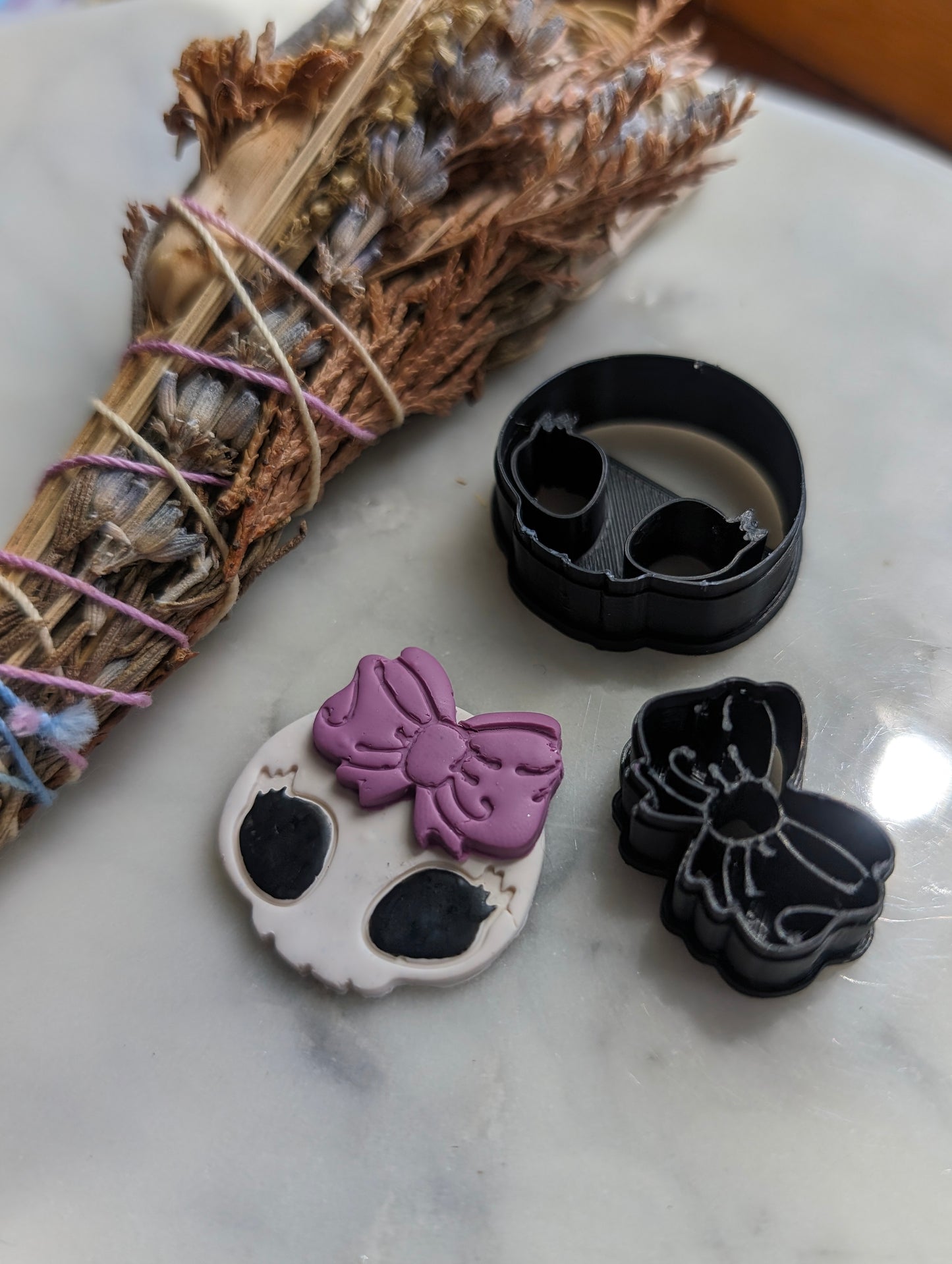 Two-Piece Cute Skull with Bow Sharp Clay Cutter