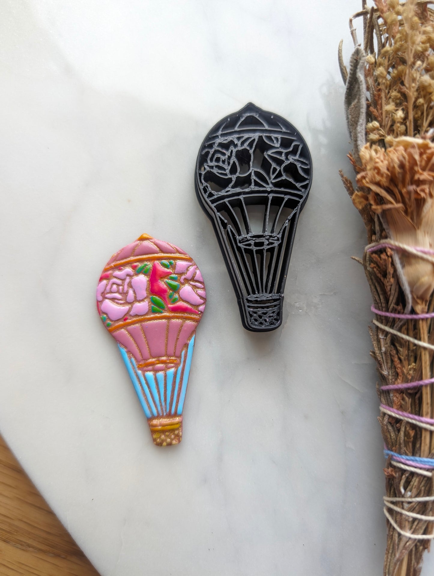Hot Air Balloon with Roses Sharp Clay Cutter