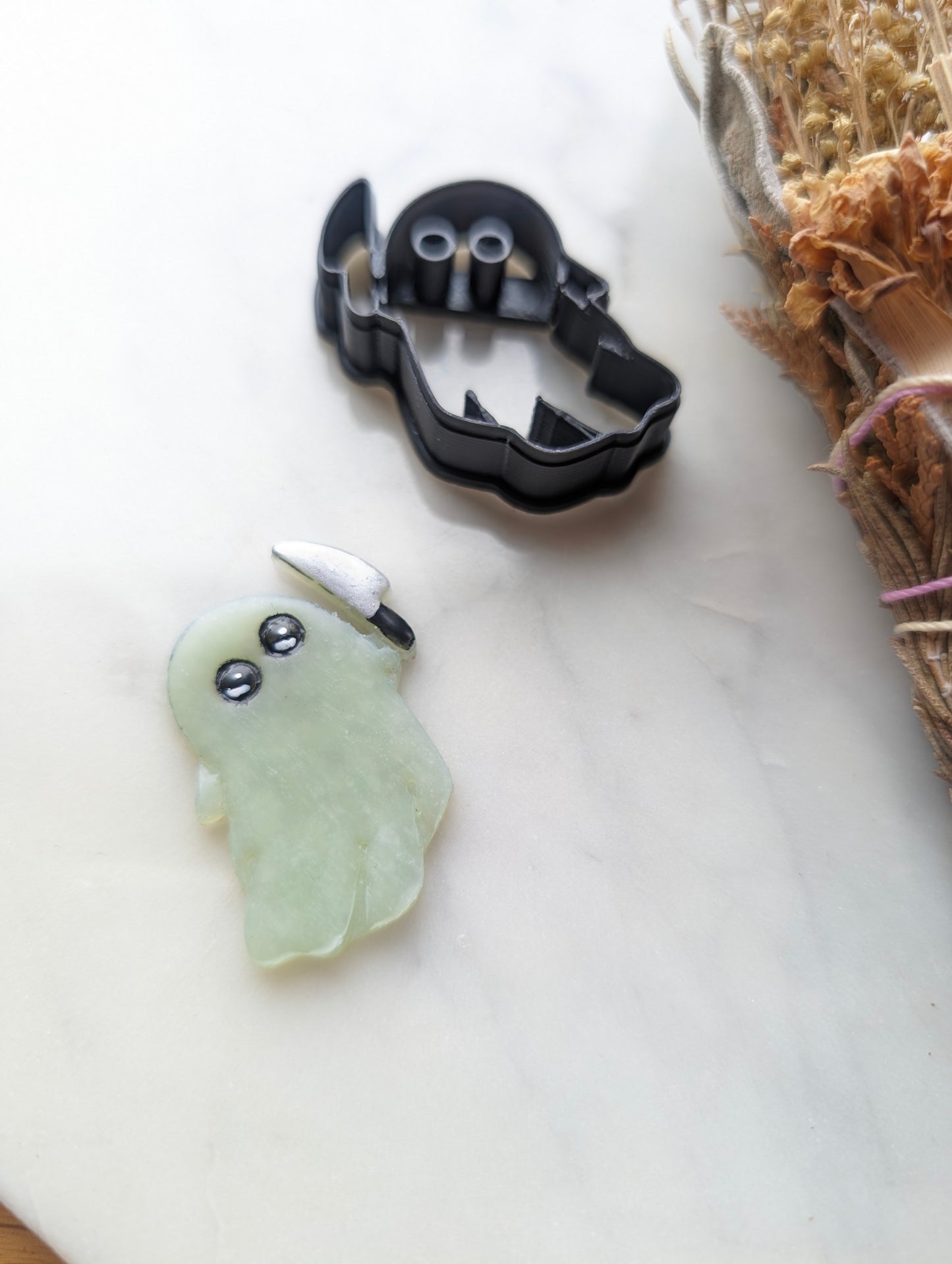 Ghostie with a Knife Sharp Clay Cutter