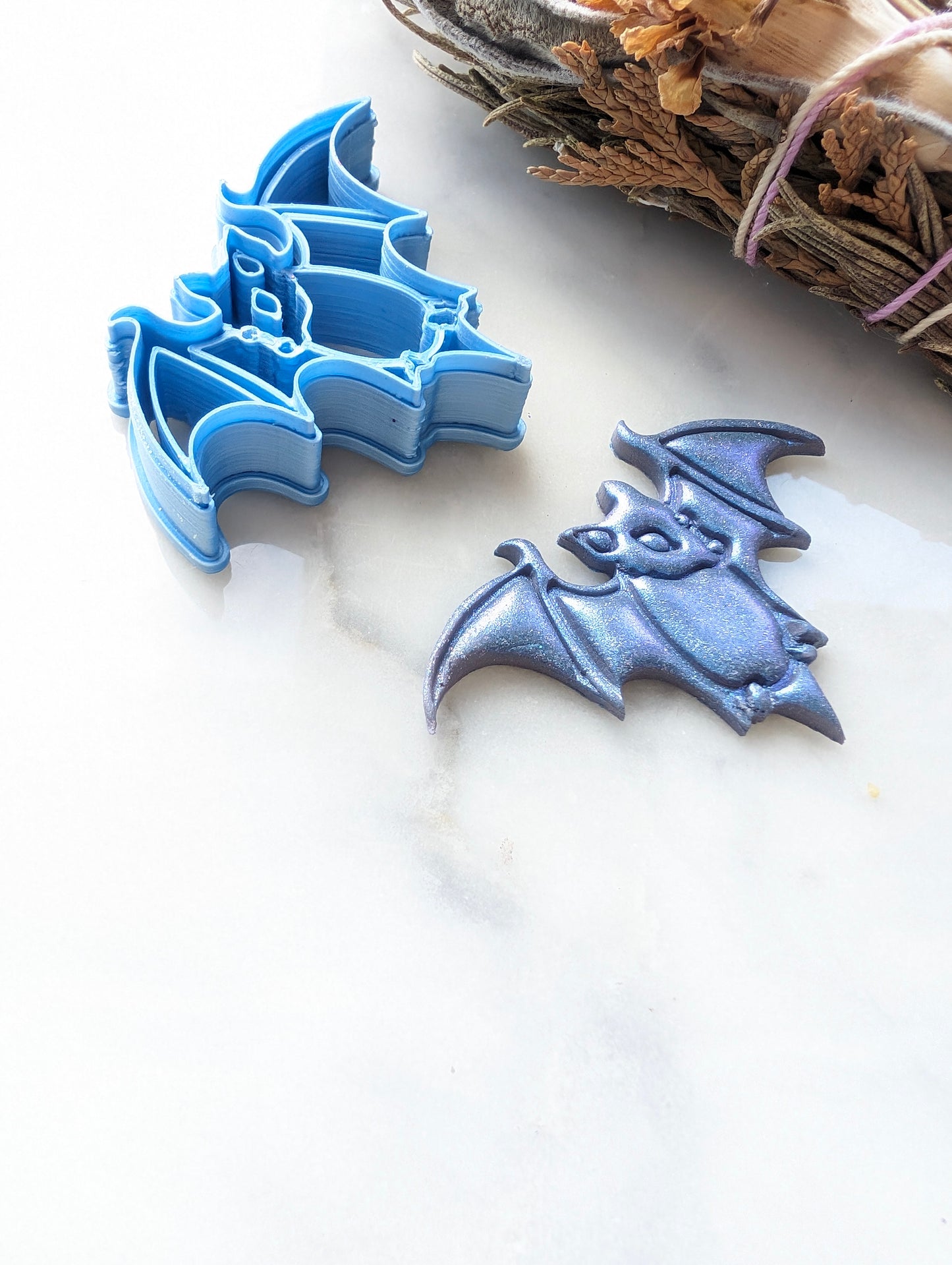 Semi Realistic Bat Embossed Sharp Clay Cutter