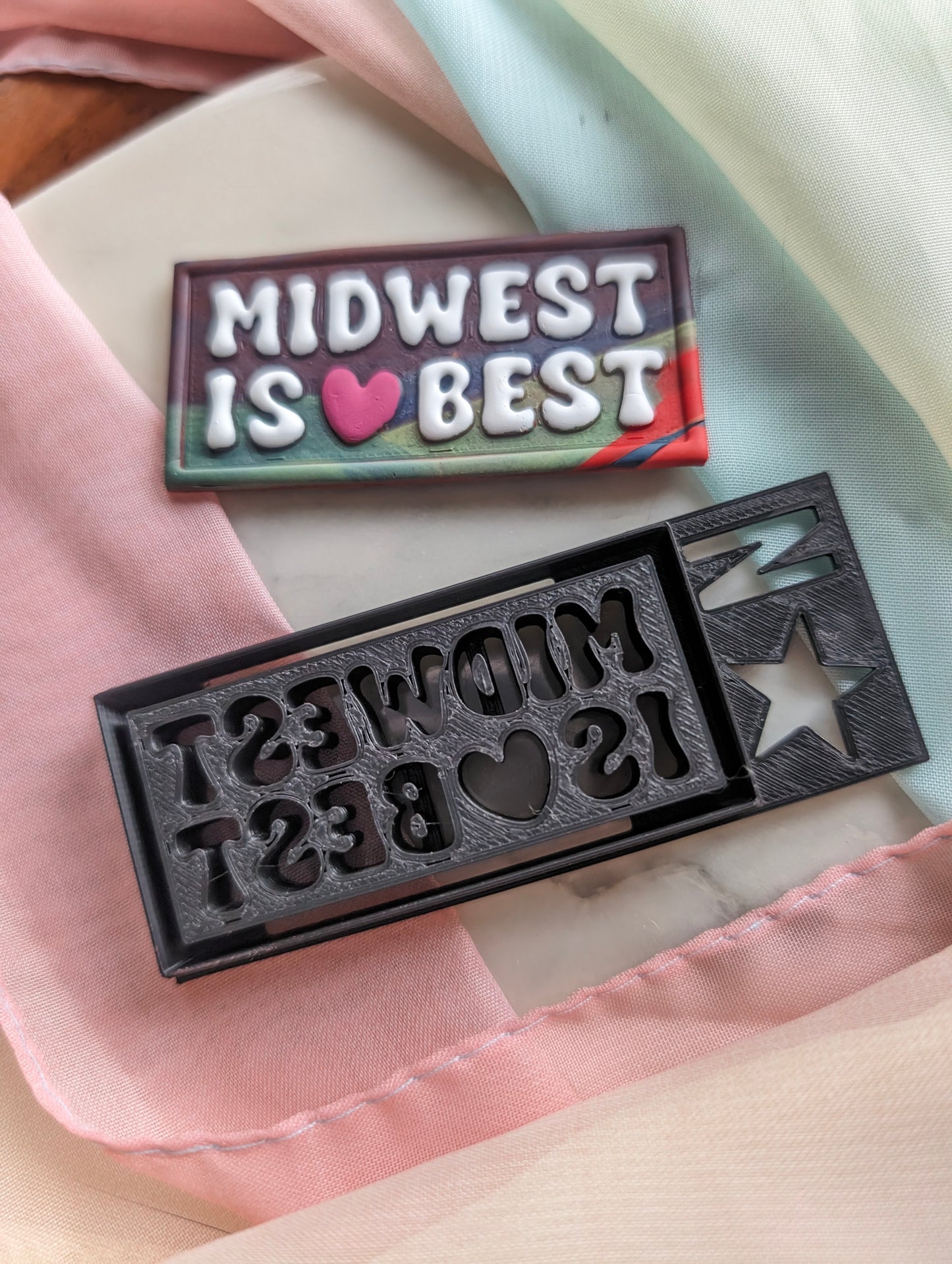 Large Midwest is Best Text Bubble Embossed Sharp Clay Cutter