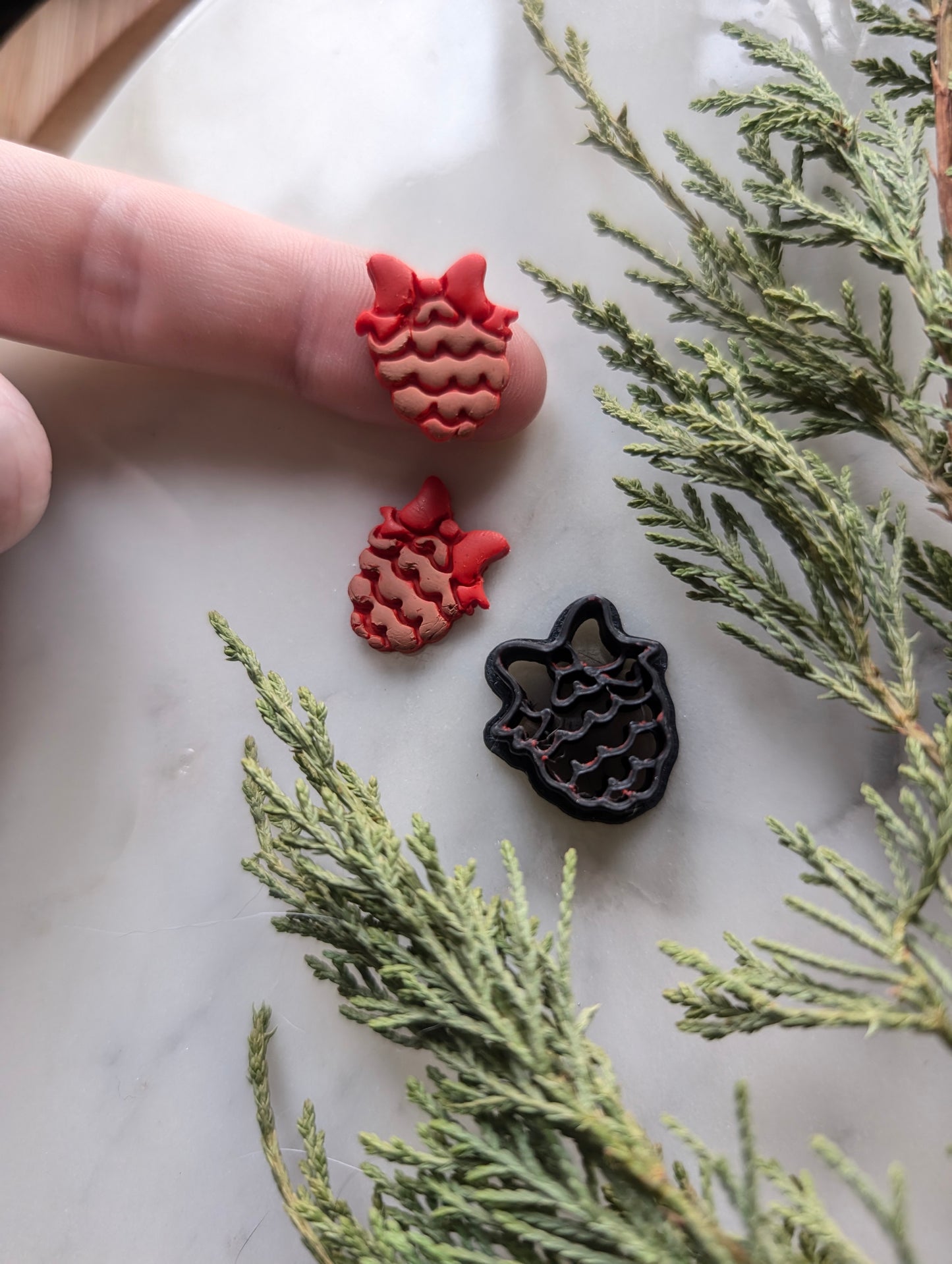 Doodle Pine Cone with a Bow - Embossed Sharp Clay Cutter