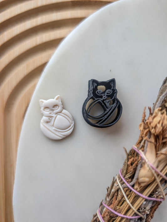 MINI Cat on a Ball of Yarn Sharp Clay Cutter