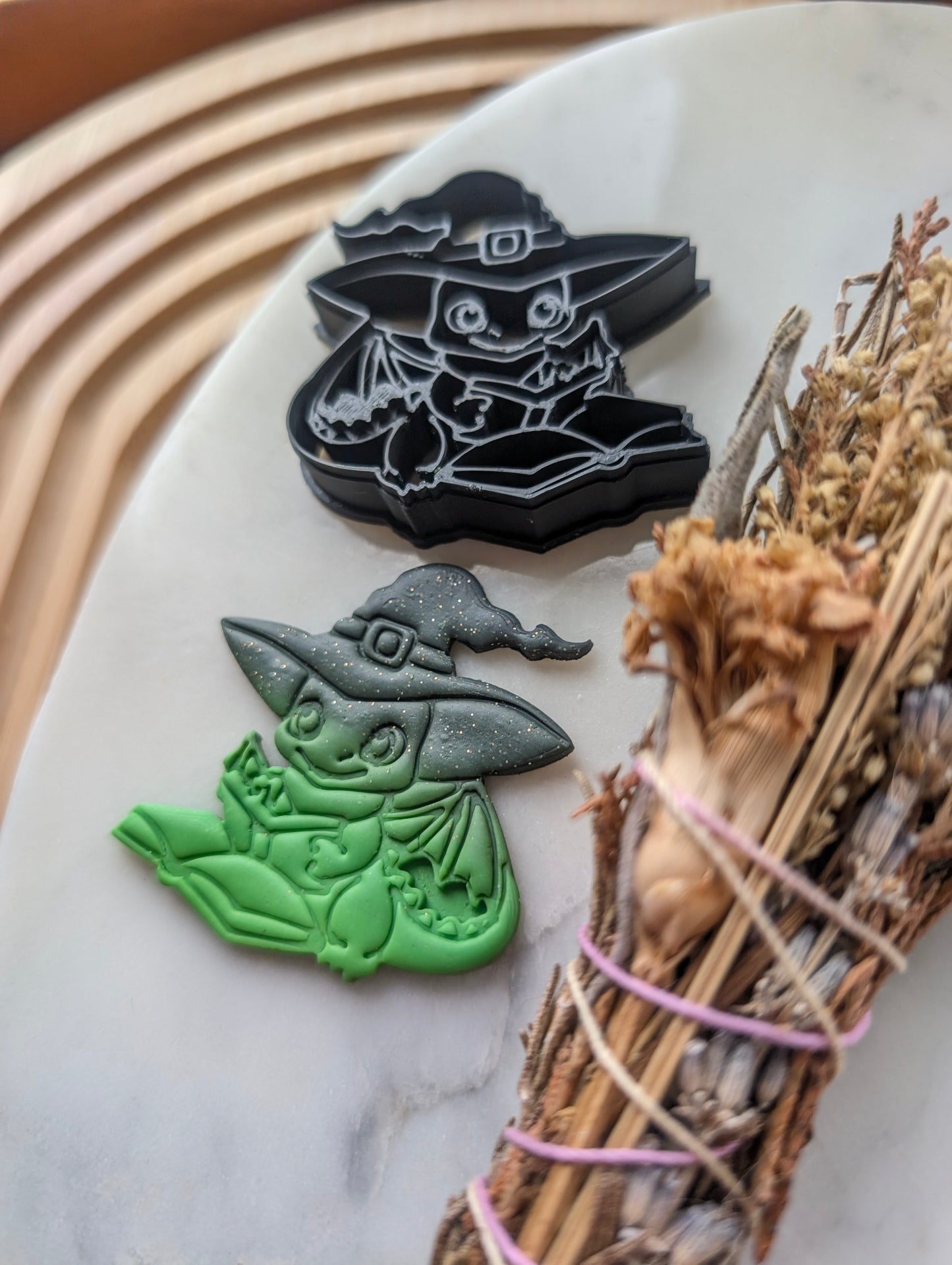 Dragon in a Witch Hat with Spellbooks Sharp Clay Cutter