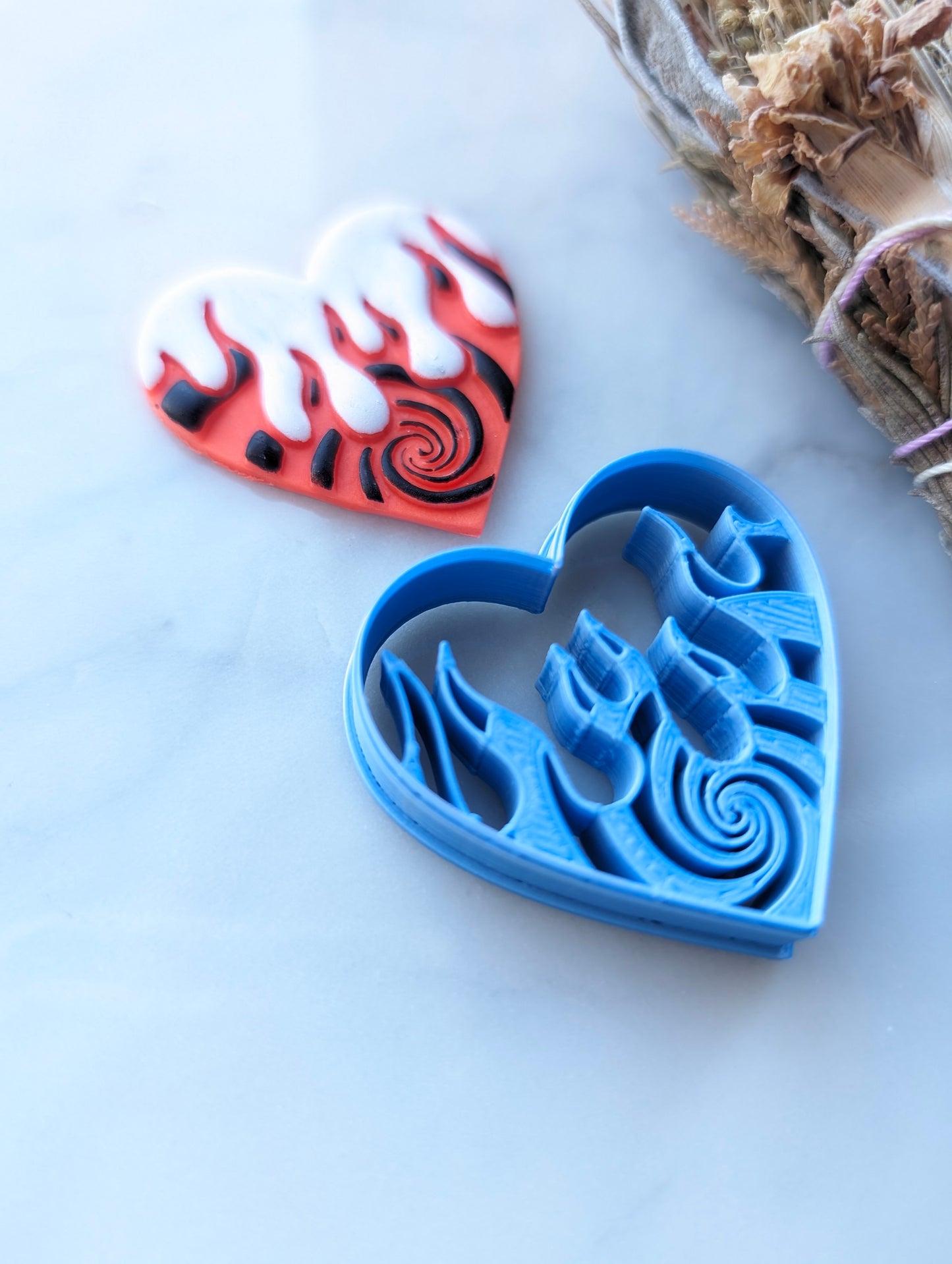 Spiral Flame Dripping Heart Sharp Clay Cutter