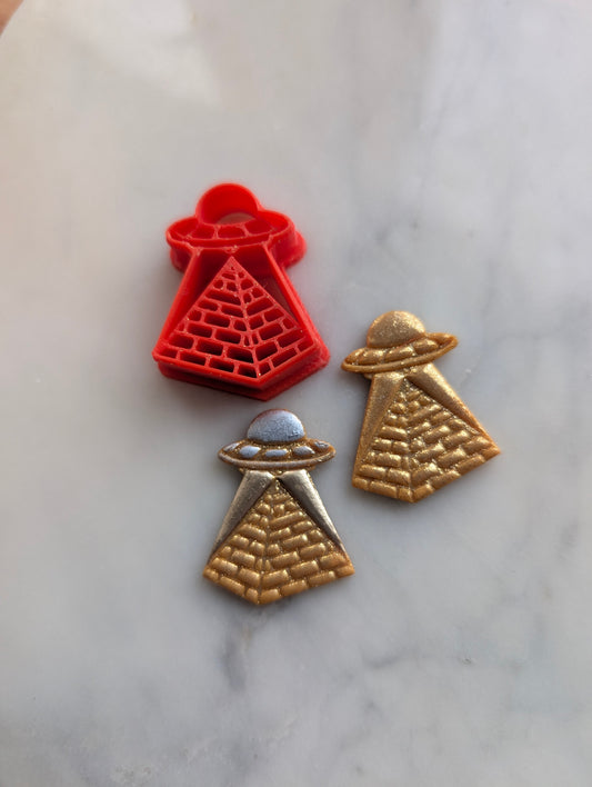 UAP UFO with Pyramid Sharp Clay Cutter