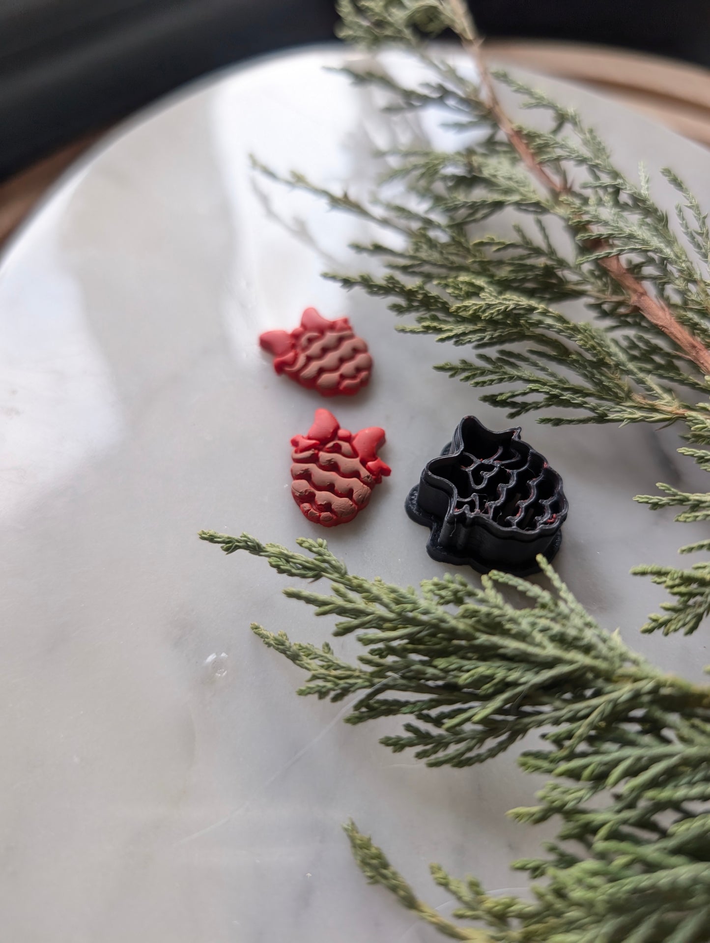 Doodle Pine Cone with a Bow - Embossed Sharp Clay Cutter