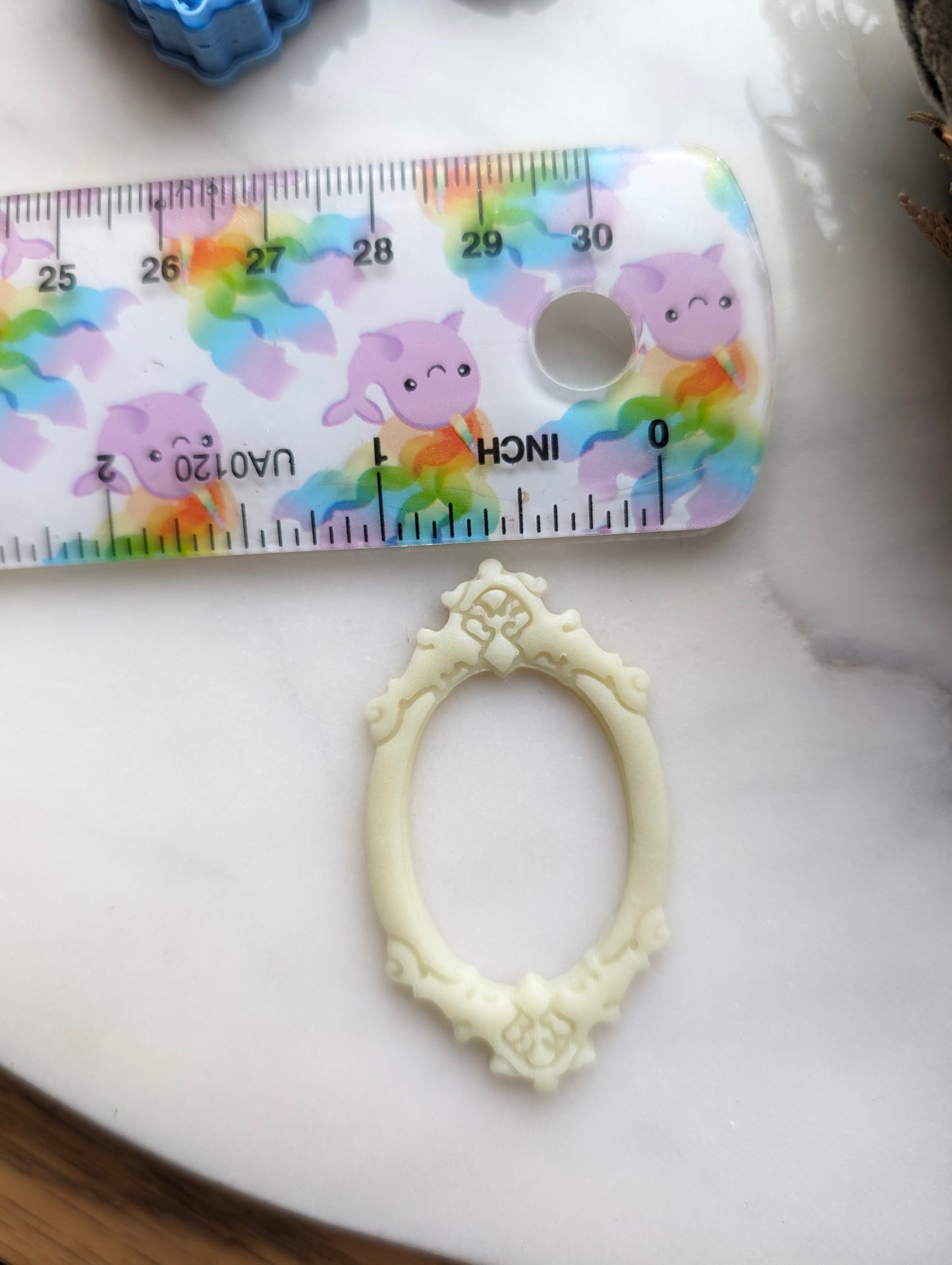 Filigree Oval Frame w Cutout Sharp Clay Cutter