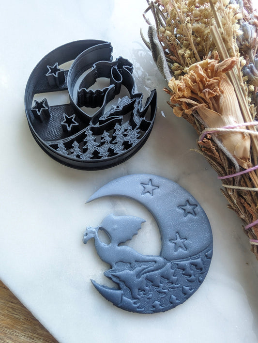 Dragon on Cliff Edge in Crescent Moon Sharp Clay Cutter