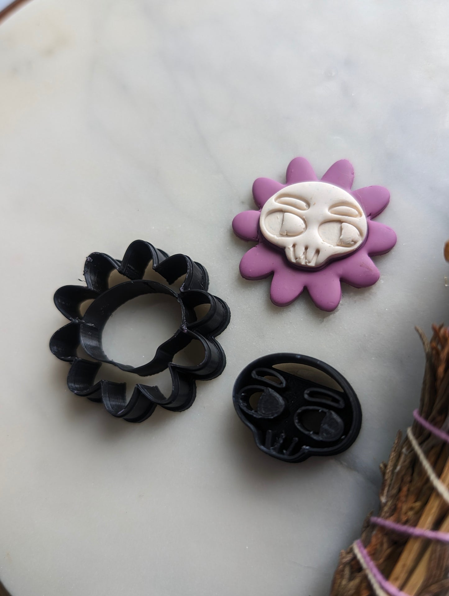 2 Piece Doodle Skull in Flower Sharp Clay Cutter