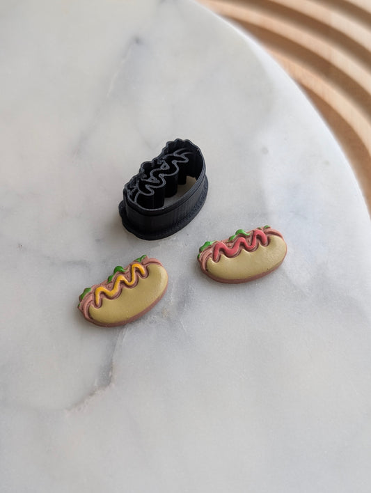 Small Loaded Hotdog in a Bun Sharp Clay Cutter