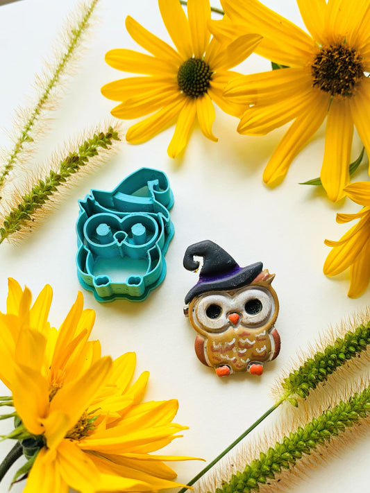 Witch Owl  - Embossed Sharp Clay Cutter
