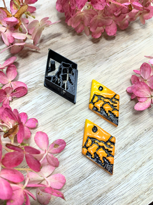 Diamond Mountain Scene  - Embossed Sharp Clay Cutter
