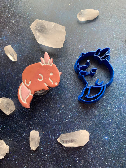 Side Turned Chibi Axlotl - Embossed Sharp Clay Cutter