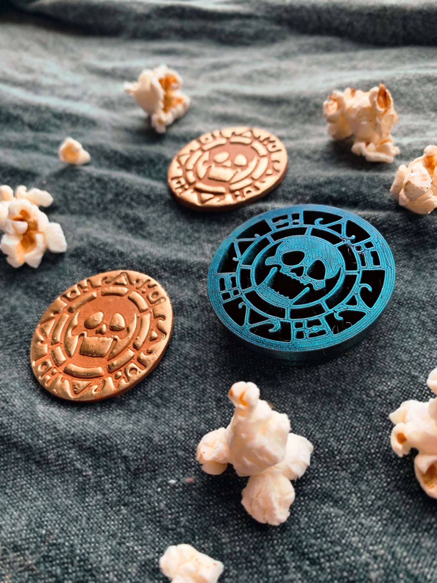 Pirate Skull Coin - Embossed Sharp Clay Cutter
