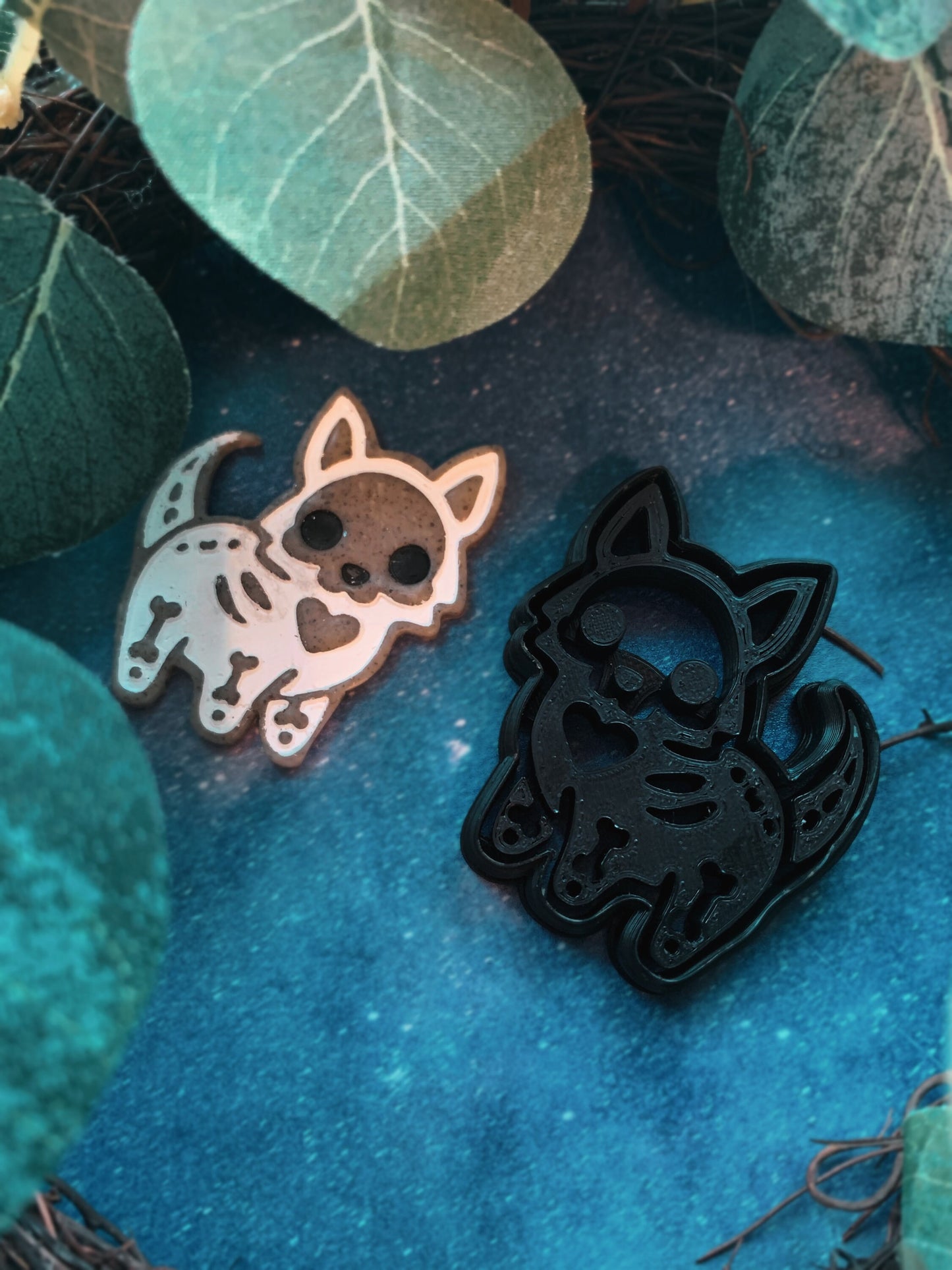 Skeletal Husky Fluffy Dog - Embossed Sharp Clay Cutter