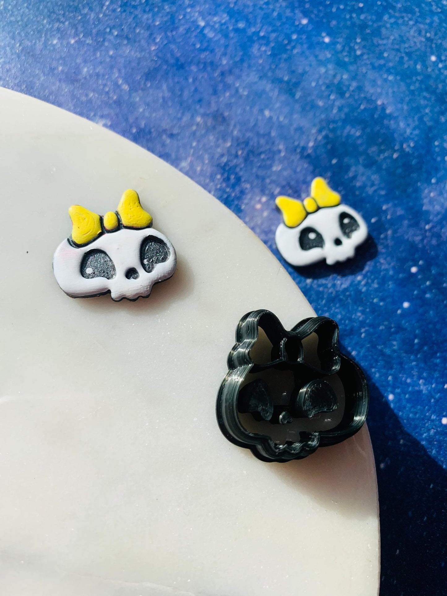 Small Chibi Skull with Hair Bow   - Embossed Sharp Clay Cutter