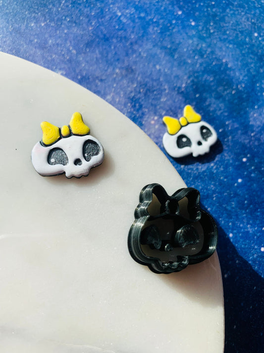 Small Chibi Skull with Hair Bow   - Embossed Sharp Clay Cutter