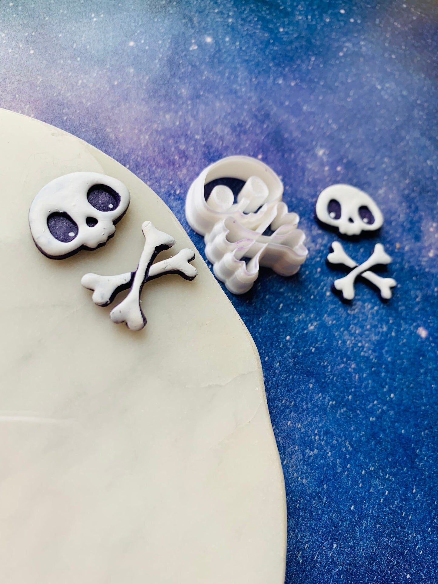 Small Chibi Skull and Crossbones  - Embossed Sharp Clay Cutter