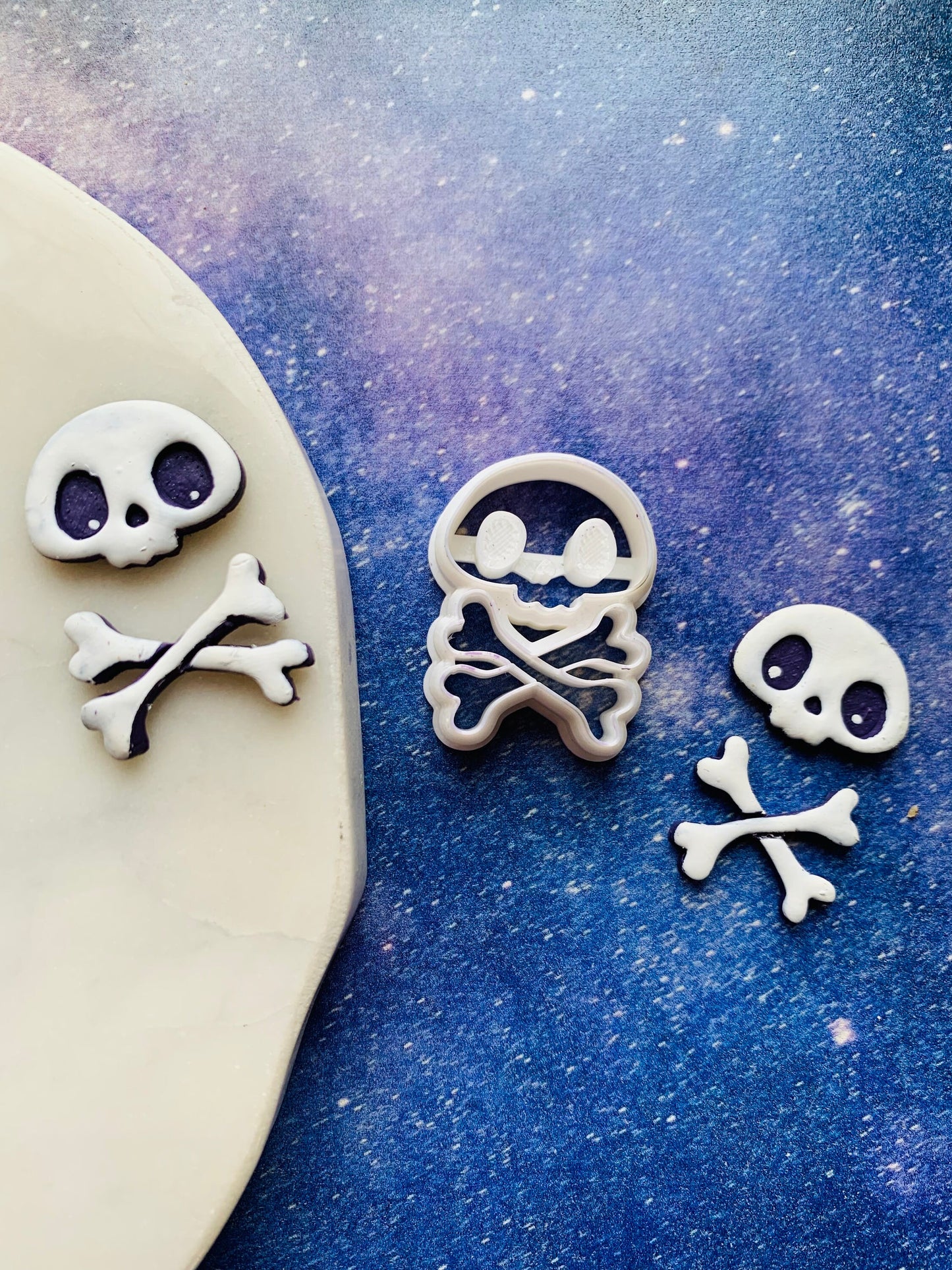 Small Chibi Skull and Crossbones  - Embossed Sharp Clay Cutter