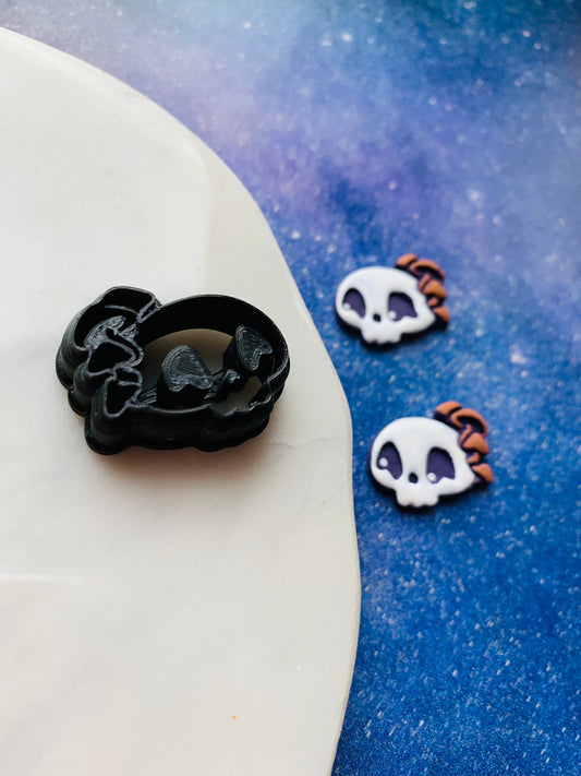 Small Chibi Skull with Mushrooms - Embossed Sharp Clay Cutter