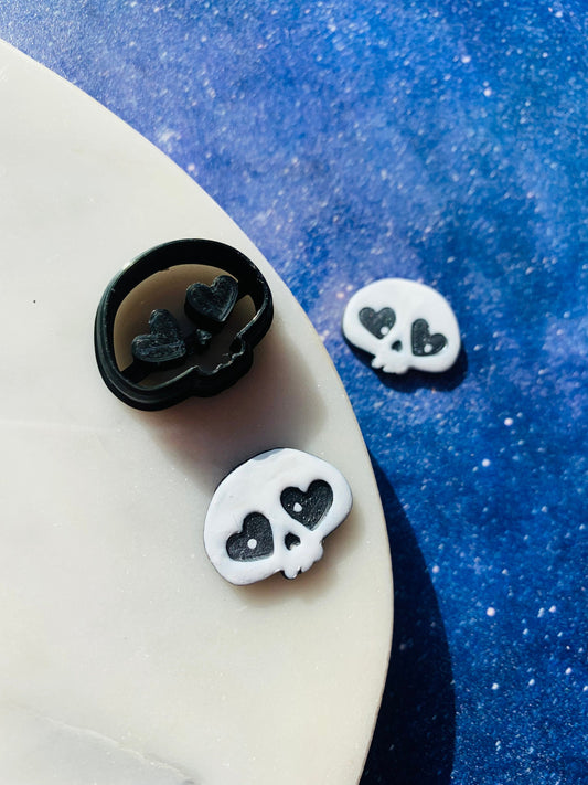 Small Chibi Skull with Heart Eyes   - Embossed Sharp Clay Cutter