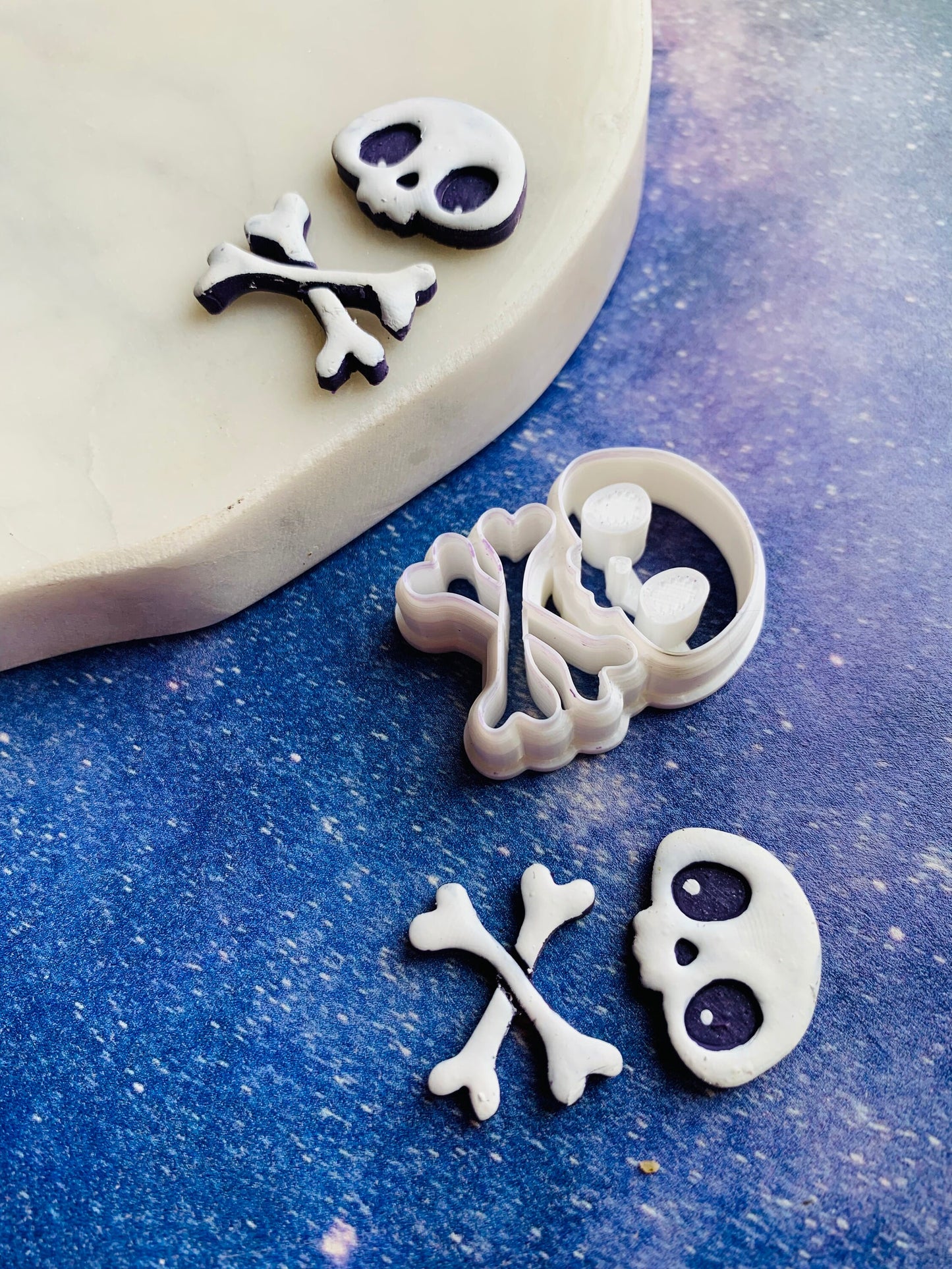 Small Chibi Skull and Crossbones  - Embossed Sharp Clay Cutter