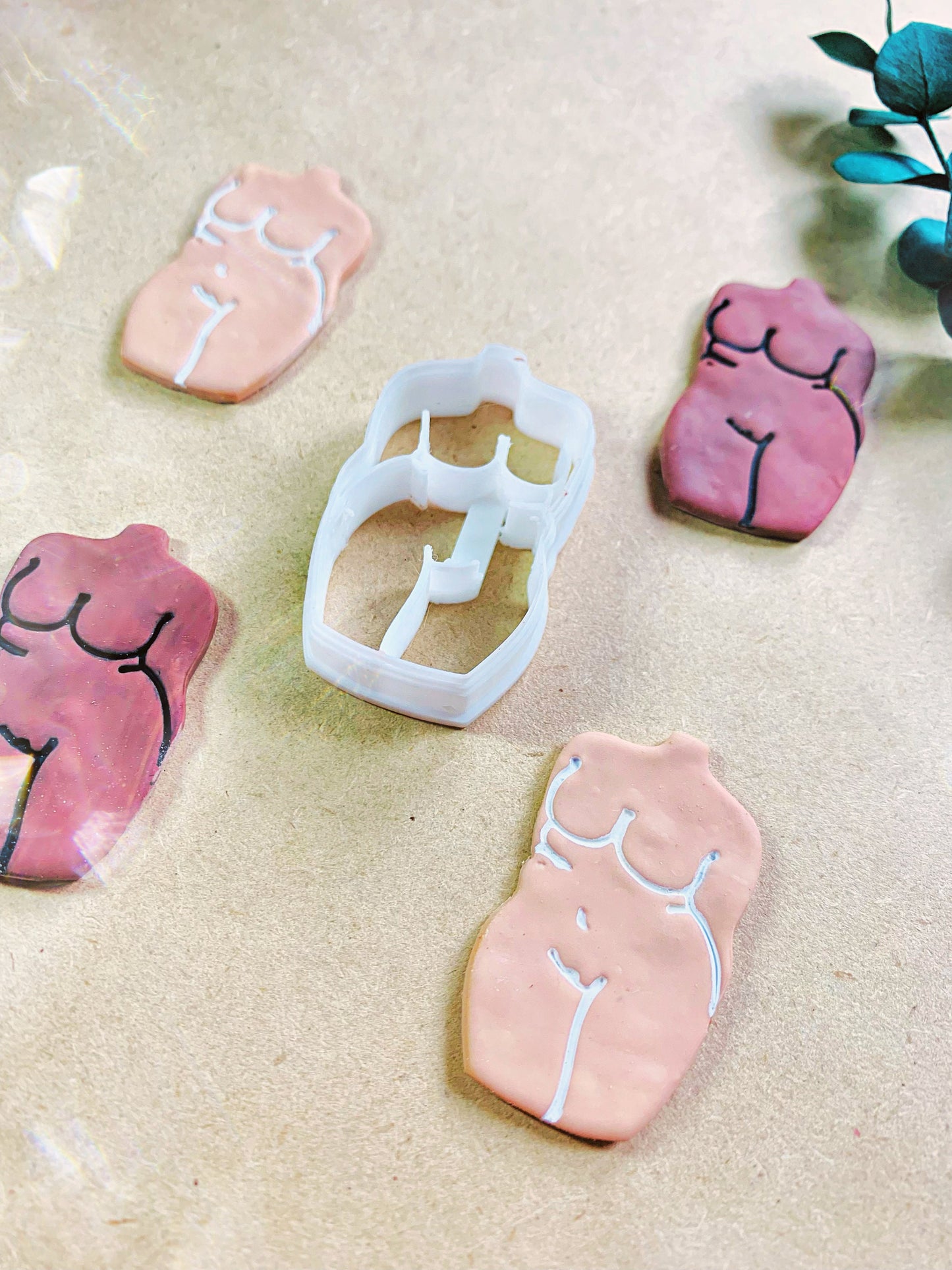 Curvy Babe Naked Frontal Embossed Sharp Clay Cutter