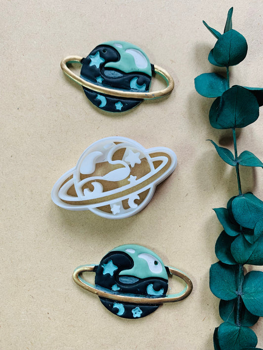 Planet Potion with Ring like Saturn Embossed Sharp Clay Cutter