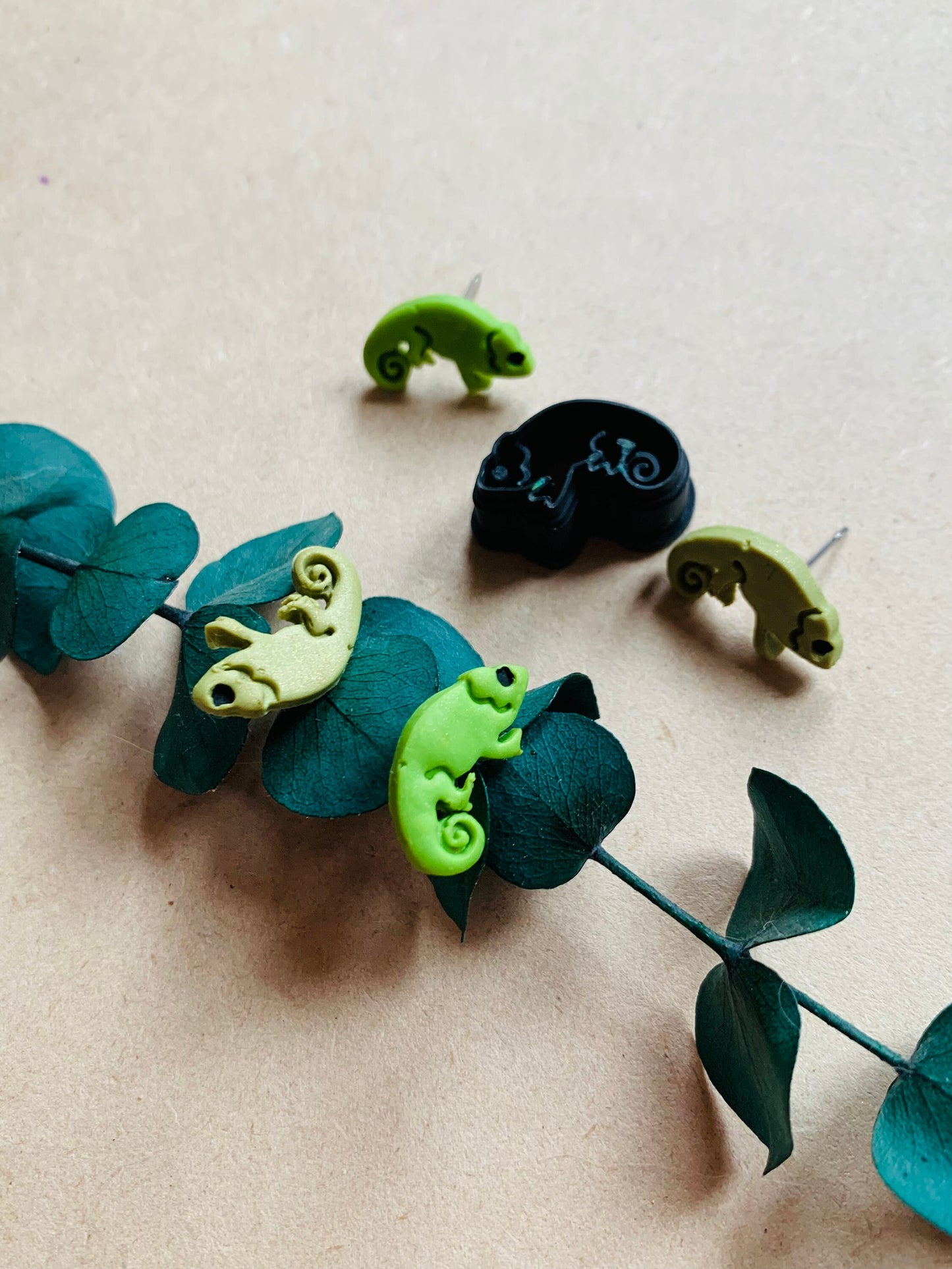 Detailed Little Chameleon Sharp Clay Cutter