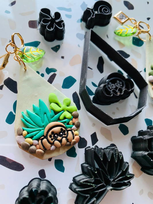 XL Terrarium Teardrop with Snail and Jumping Spider SET of 8 Embossed Sharp Clay Cutters
