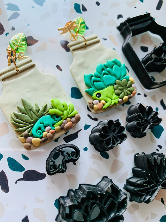 XL Terrarium Jar with Chameleon and Frog SET of 8 Embossed Sharp Clay Cutters