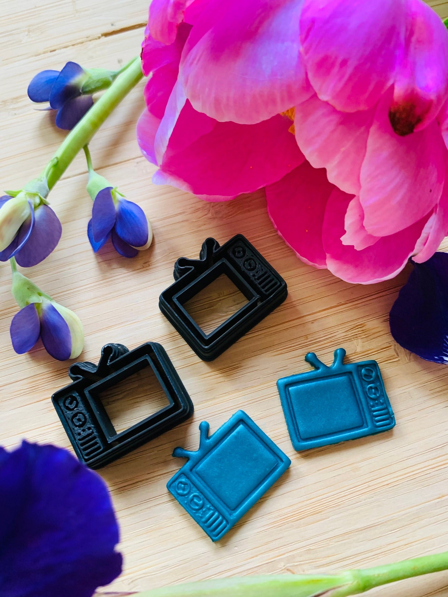 Mini Retro Vintage Box Television Embossed Sharp Cutters for Clay Stud Earrings