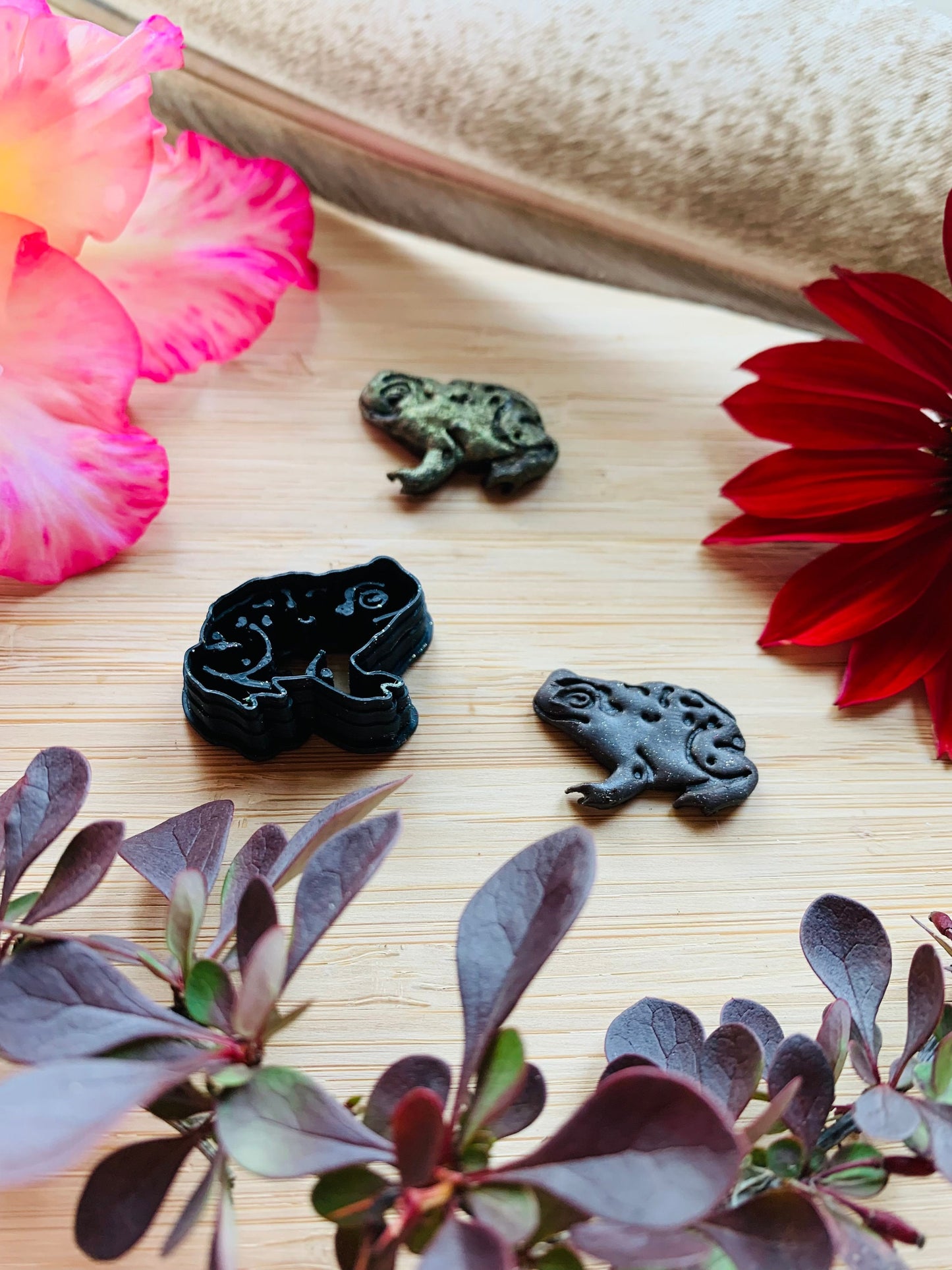 Small Toad Sharp Clay Cutter