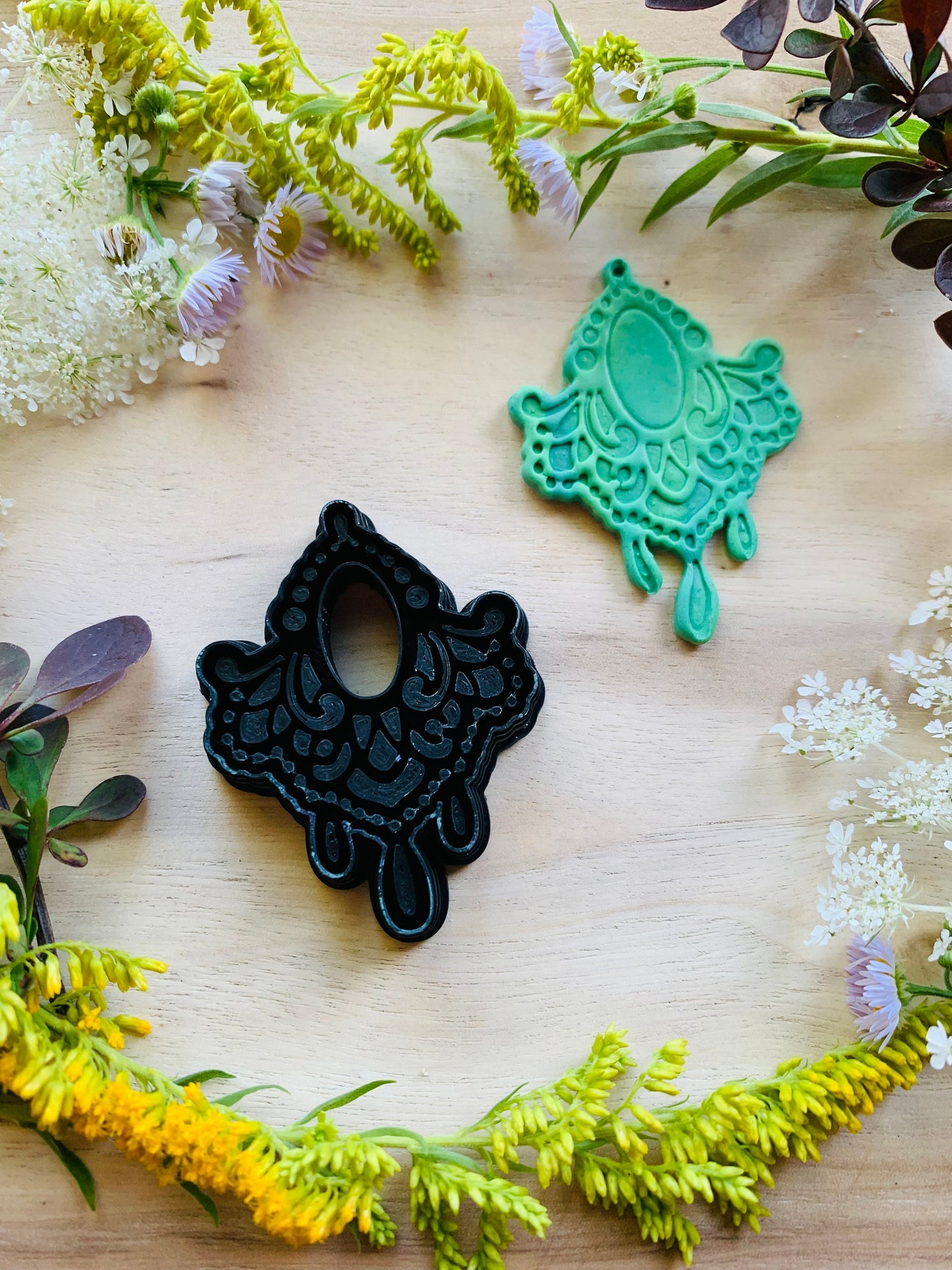 Intricate Dangling Medallion Sharp Clay Cutter