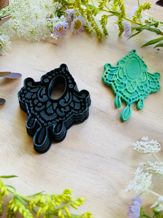 Intricate Dangling Medallion Sharp Clay Cutter