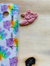 Load image into Gallery viewer, Yawning Sphinx Cat Head Stud Pair - Embossed Sharp Clay Cutters
