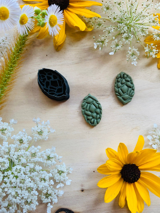 Small Oktoberfest Beer Hops - Embossed Sharp Clay Cutter