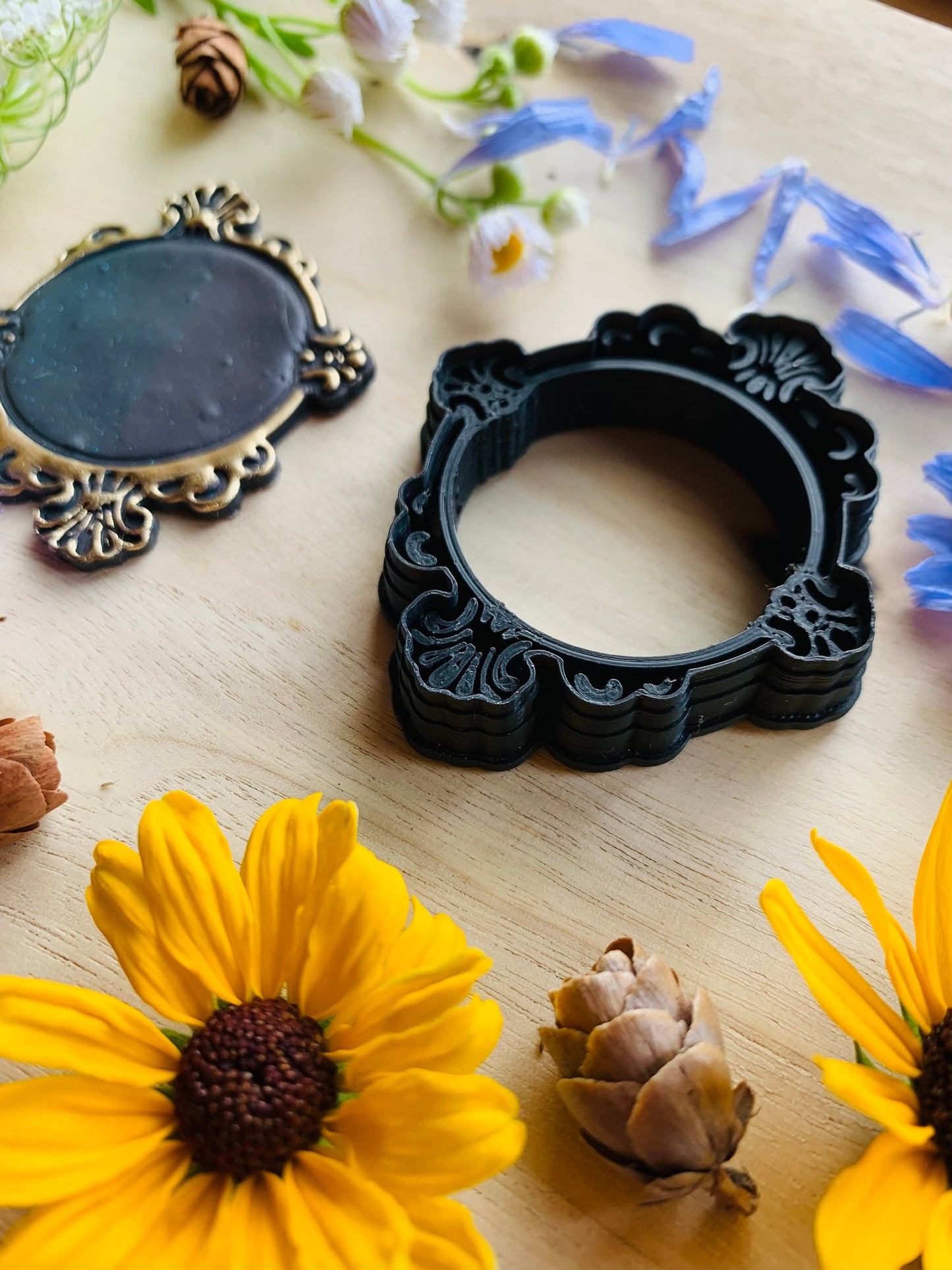 Filigree Circle Frame Sharp Clay Cutter