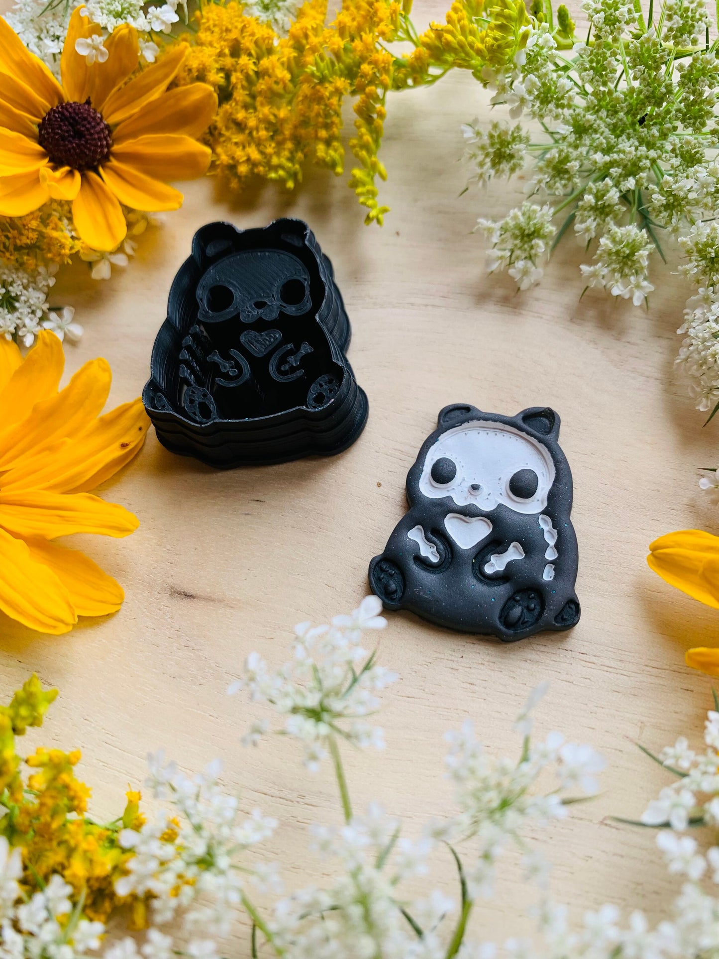Skeletal Teddy Bear Hamster - Embossed Sharp Clay Cutter