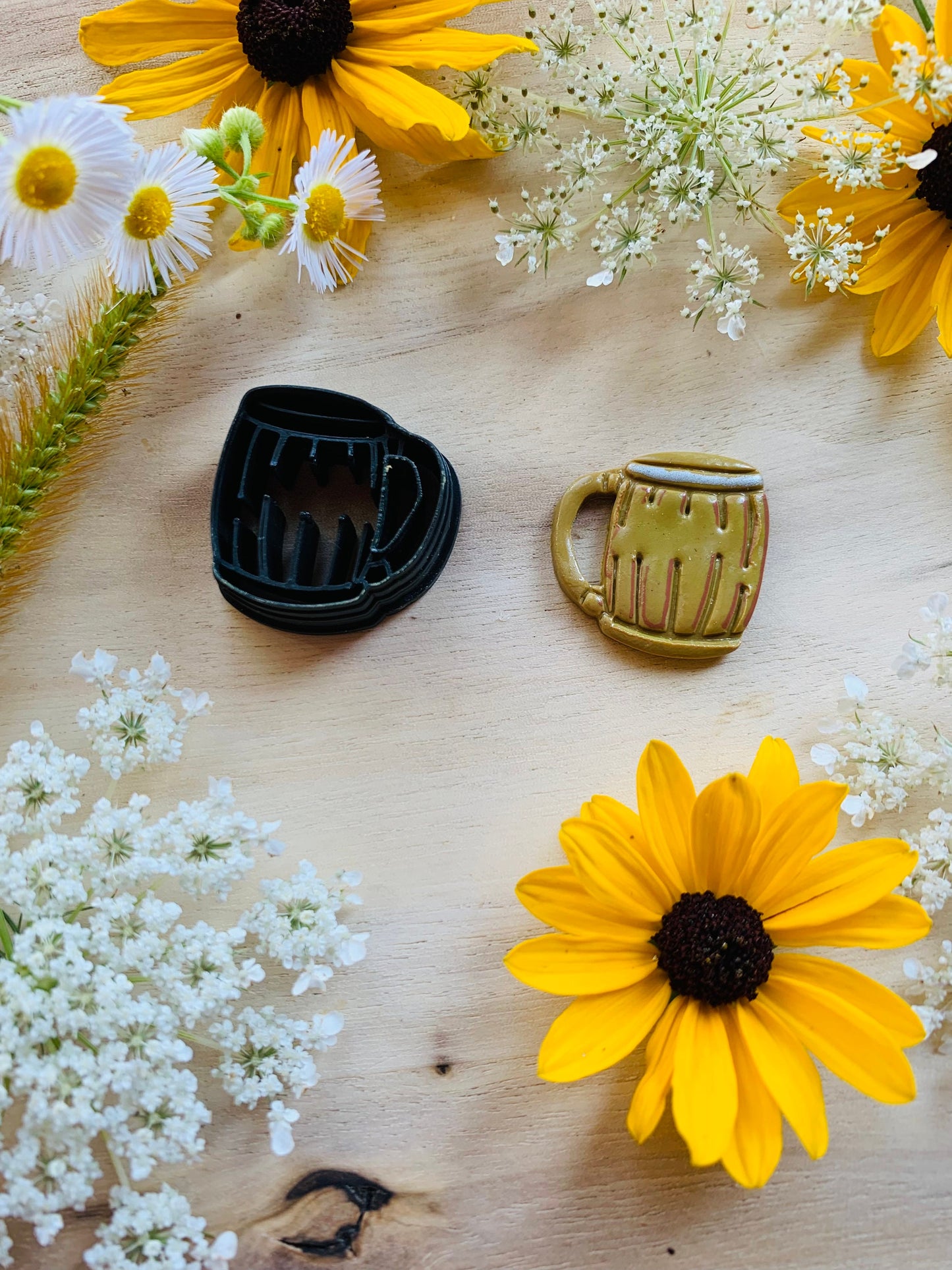 Oktoberfest Beer Barrel Mug - Embossed Sharp Clay Cutter