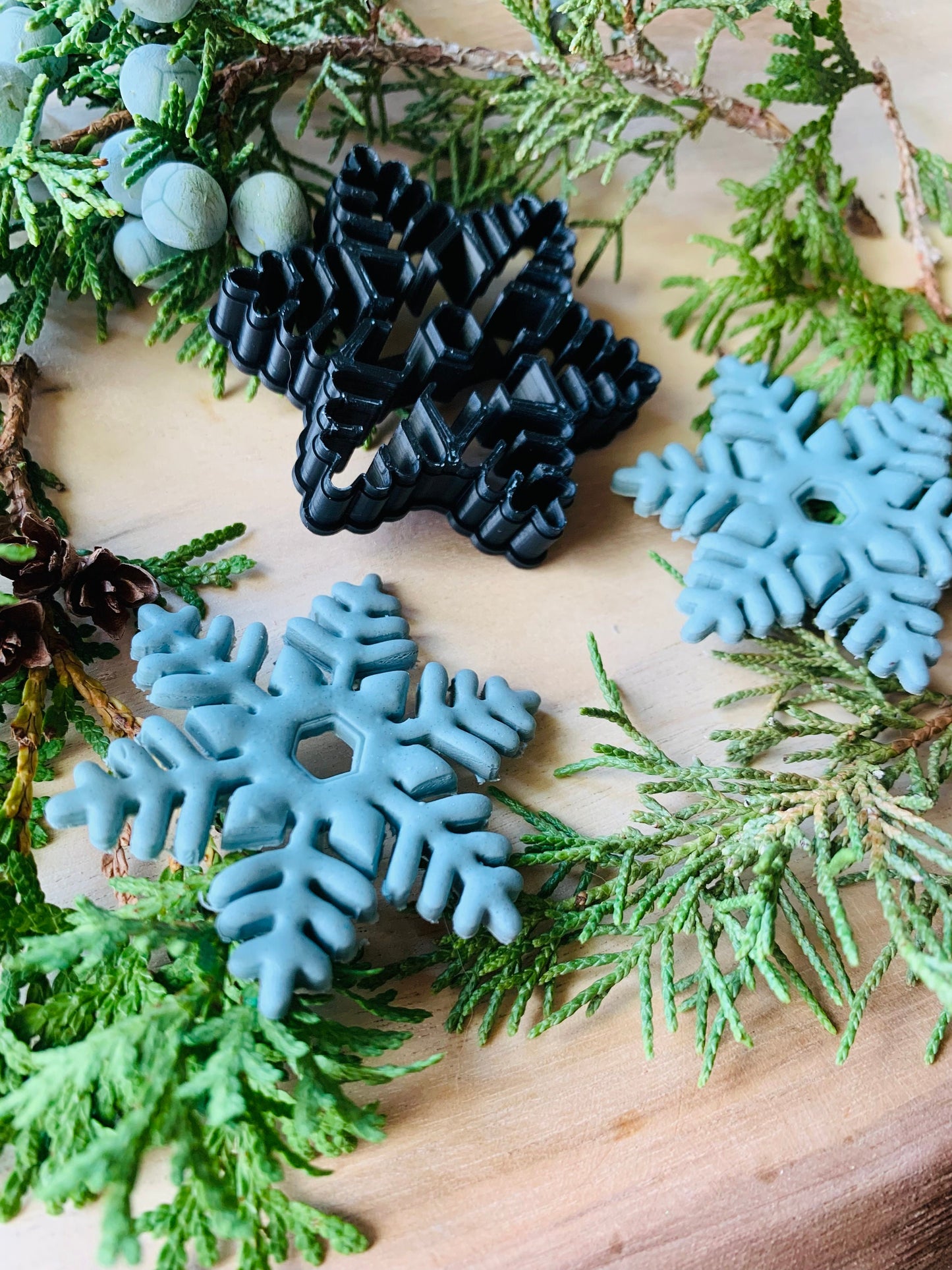 ADVANCED Large Feather Petal Snowflake Sharp Clay Cutter