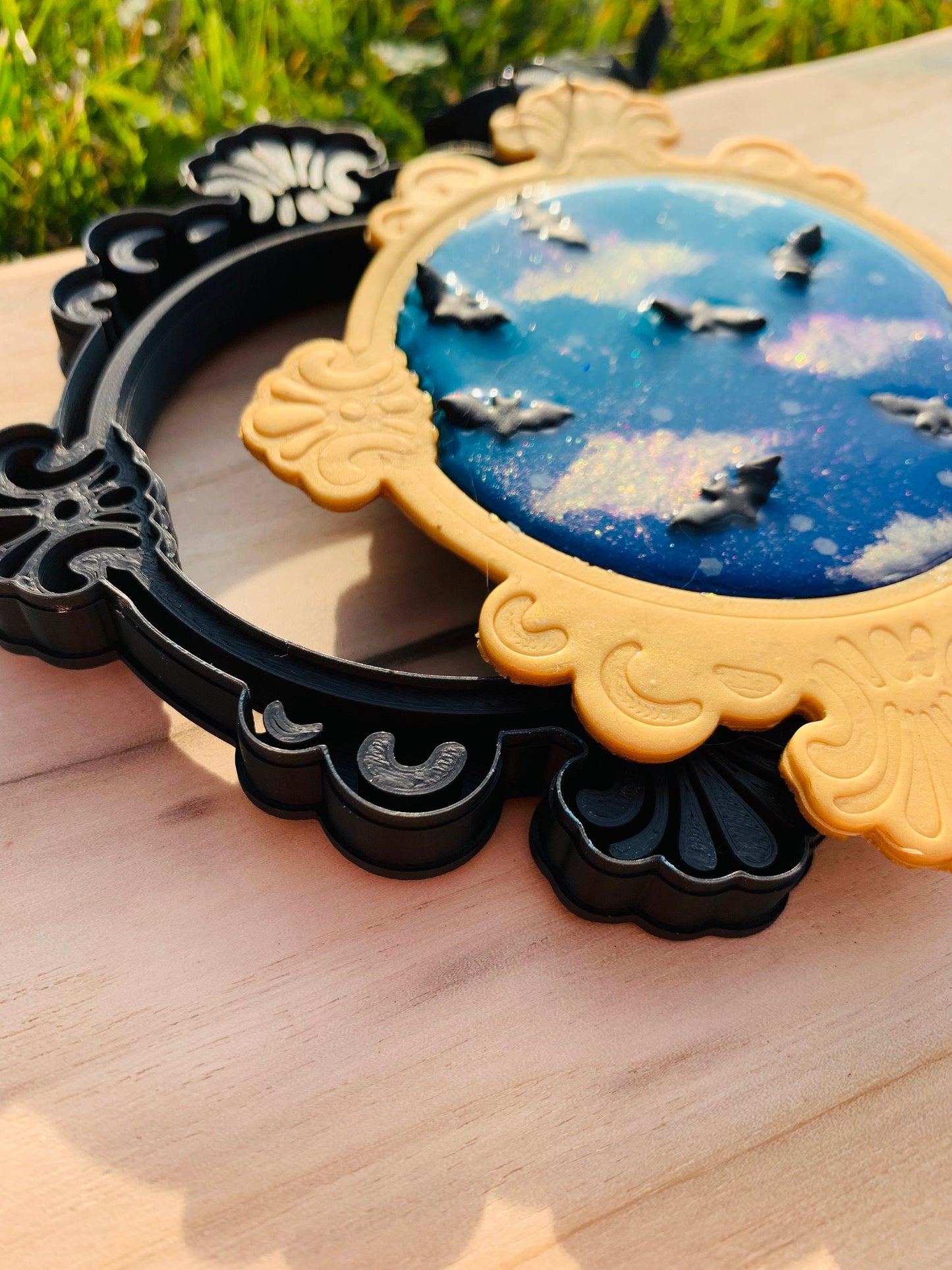 Wall Hanging Filigree Circle Frame Sharp Clay Cutter