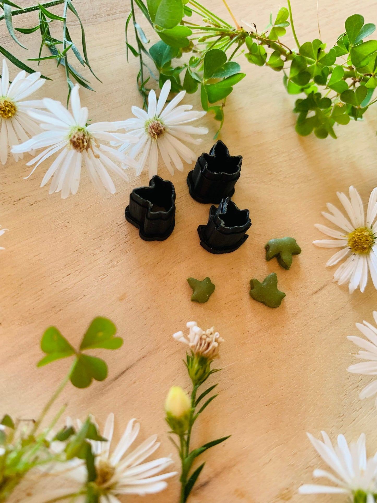Set of 3 Micro Ivy Leaf Shape Leaves Sharp Clay Cutter