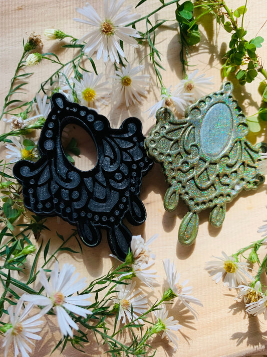 XL Intricate Dangling Medallion Sharp Clay Cutter