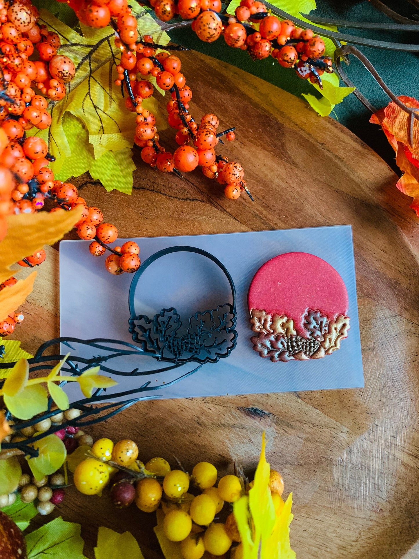 Acorns and Oak Leaves Lower Foliage Sharp Clay Cutter