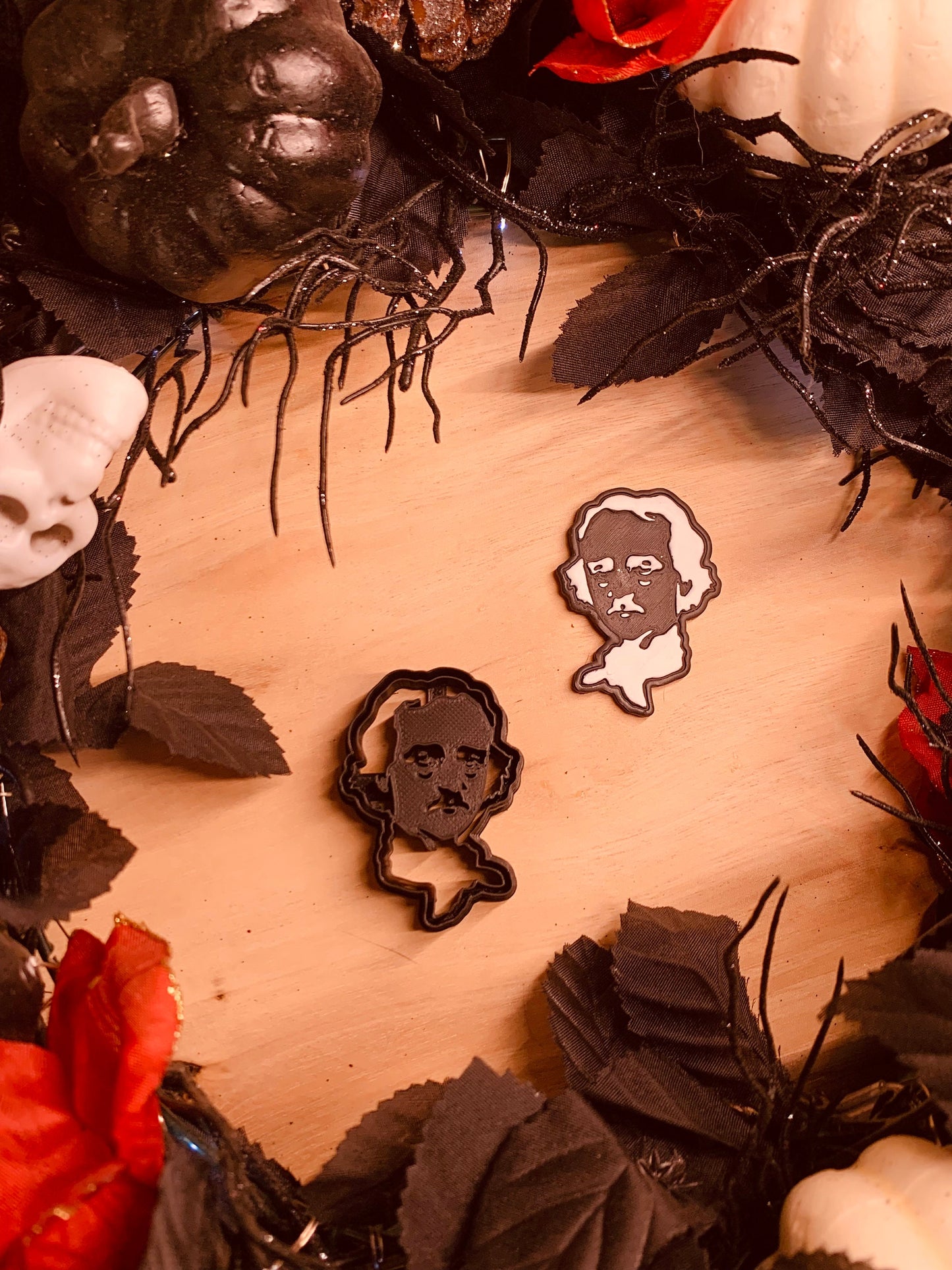 Poe Side Glance Sharp Clay Cutter