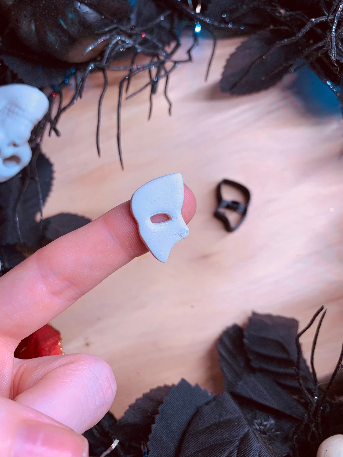 Half Face Opera Ball Mask Sharp Earring Clay Cutter